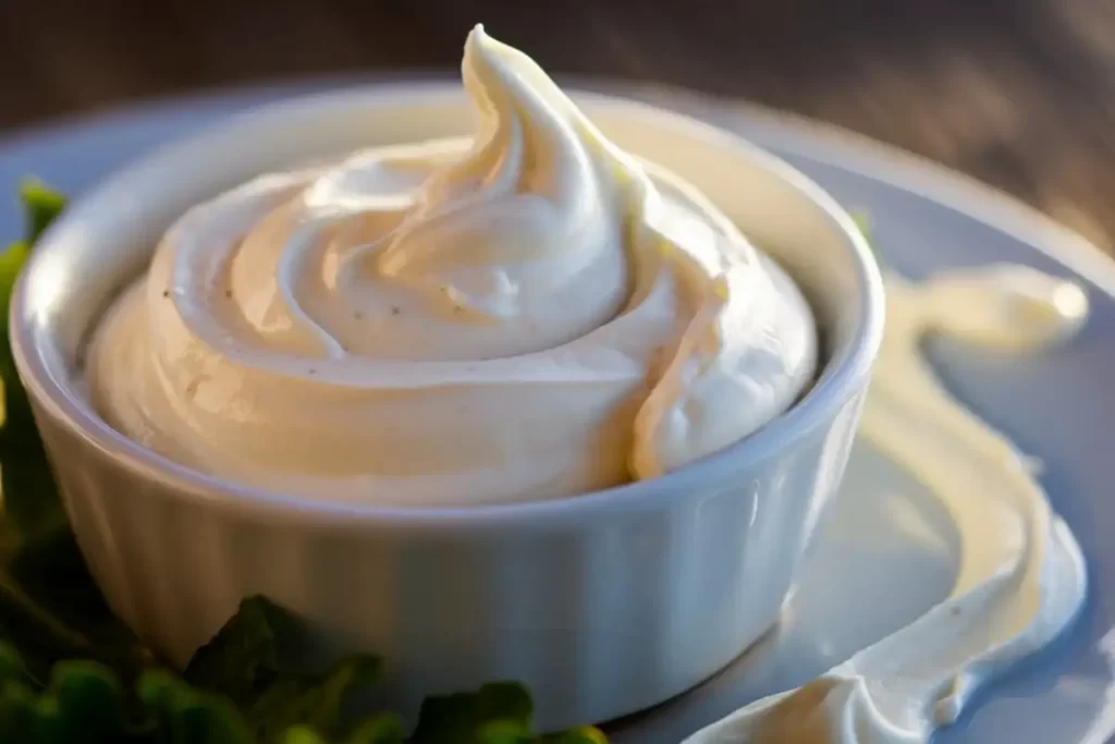 Can Sour Cream Replace Cottage Cheese?