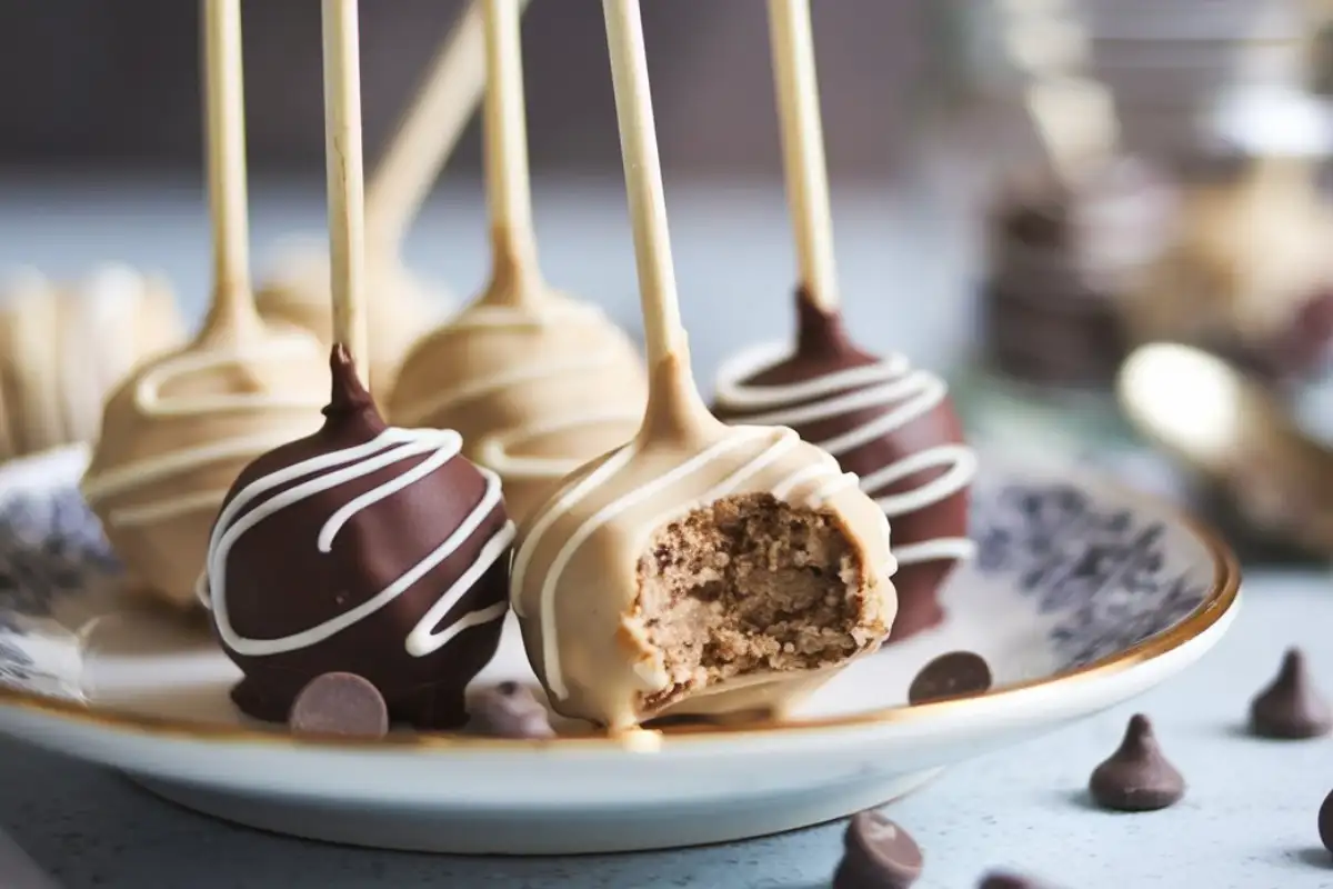 What are cake pops made of?